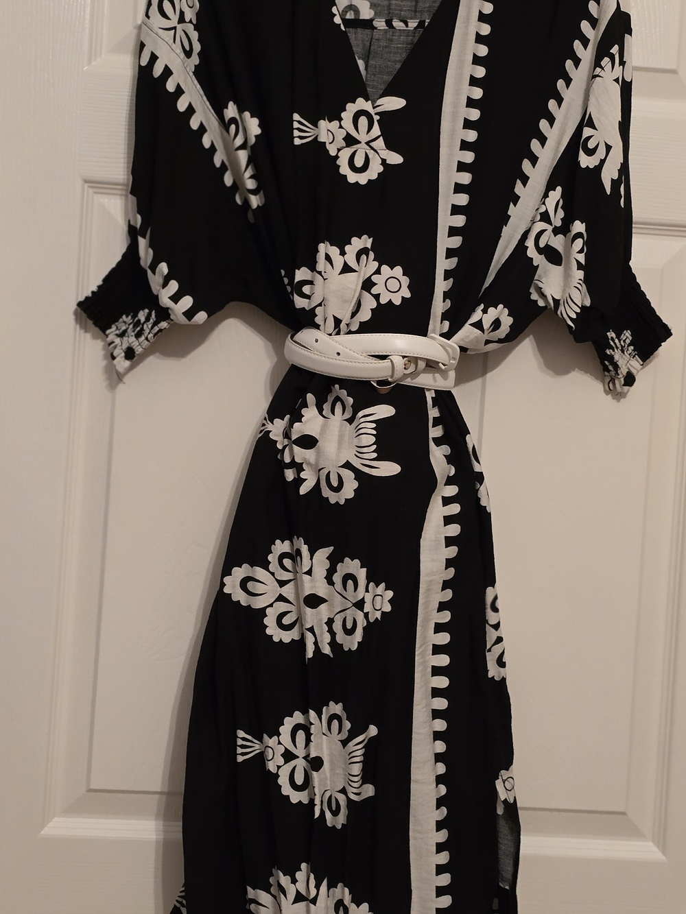 Umgee Black/White Floral Midi Dress with Belted Waist. Two-in-One Beach Cover.
